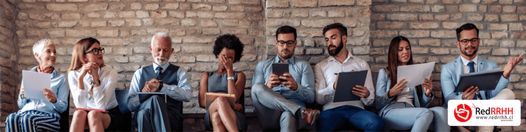 Salario competitivo: ¿Qué significa y cómo determinarlo? 1 SERVICIOS 00 01 1 Gestión de Personas y Remuneraciones, Reclutamiento, Selección, Evaluación del Desempeño, Promoción de un ambiente laboral positivo RED RECURSOS HUMANOS